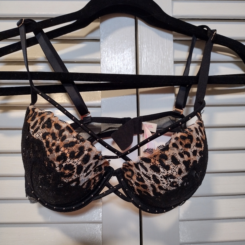 🐆🖤 PINK Date Push-Up Bra | Fierce Lift, Flirty Lace ✨ 34D